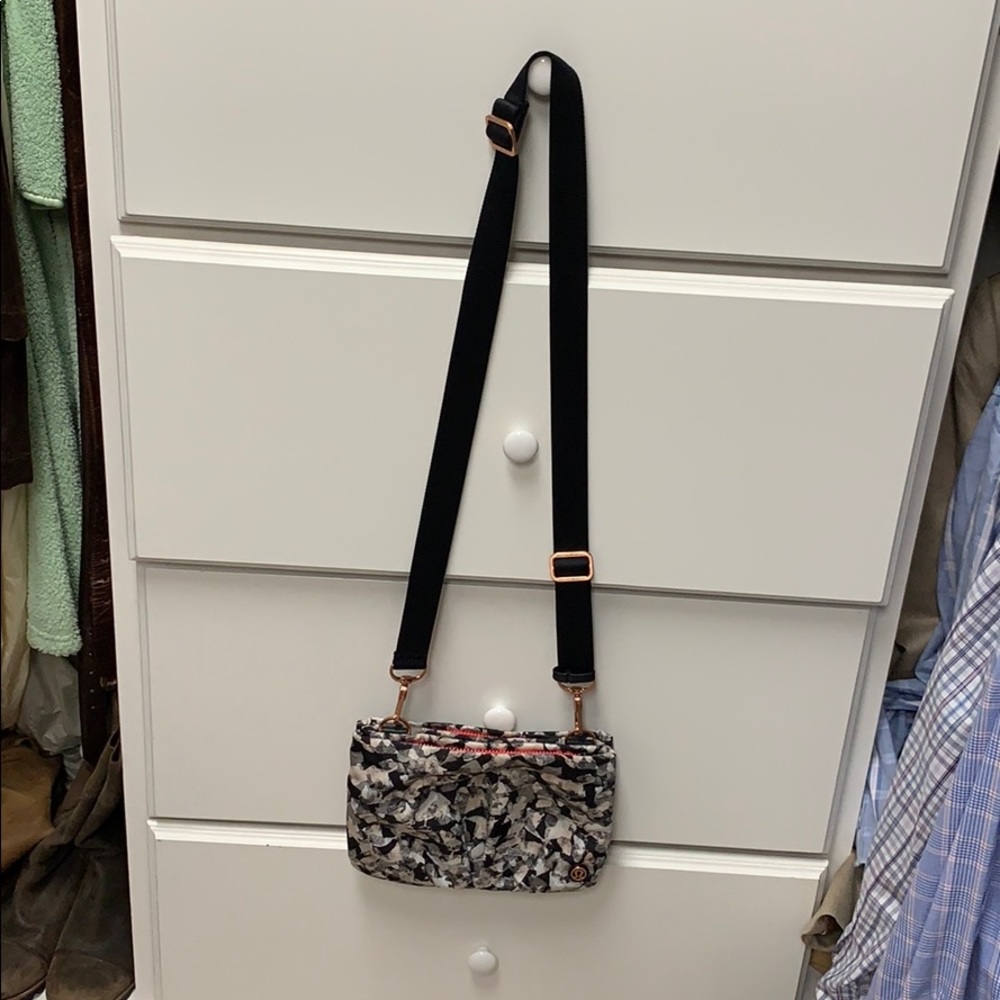 Lululemon cross body purse